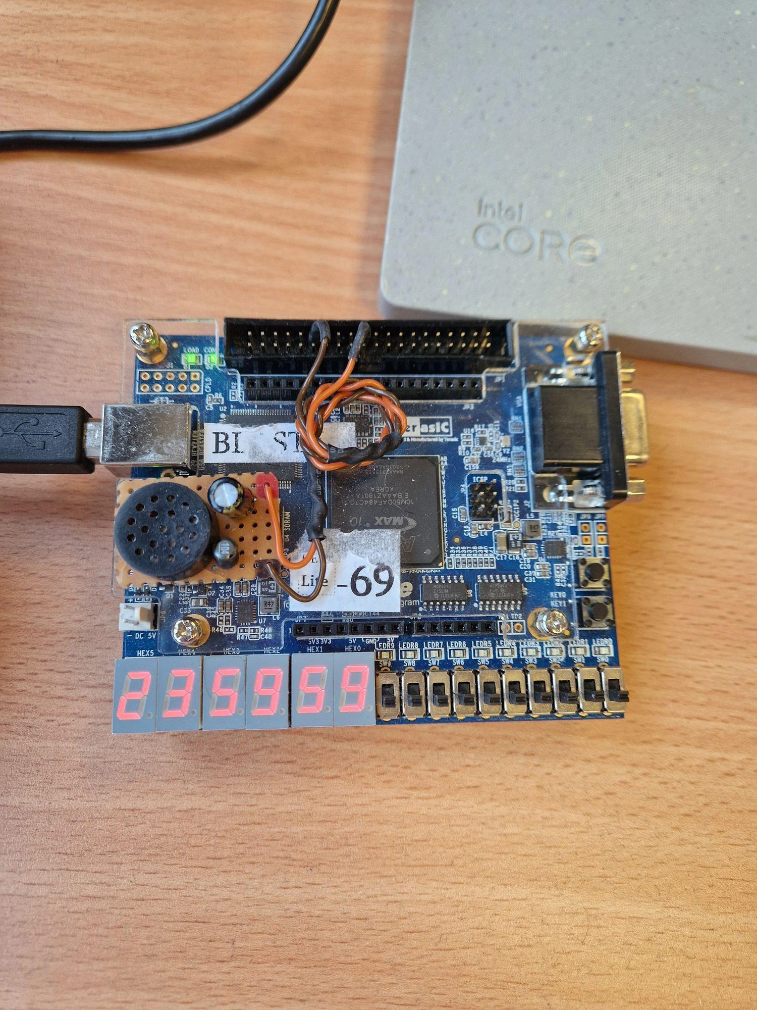 Elektronischer Wecker auf FPGA, Nios-II-Co-Design — Abbildung 3